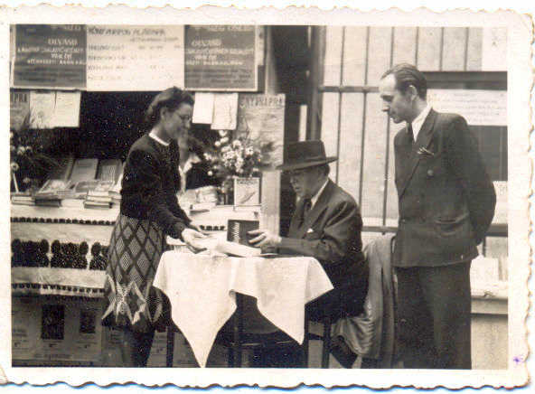 Harsányi Zsolt dedikál