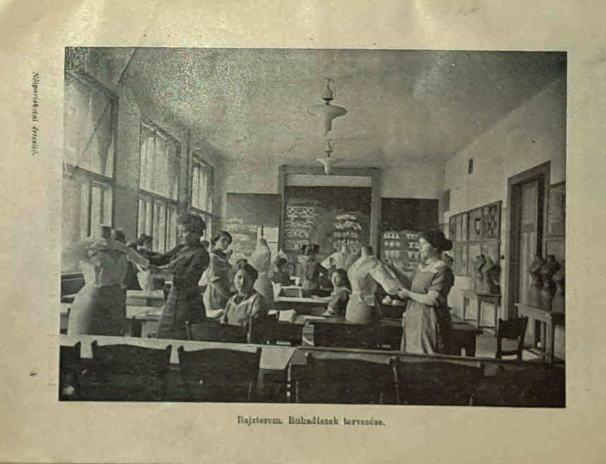 Nőipariskola Értesítője 1911/12 